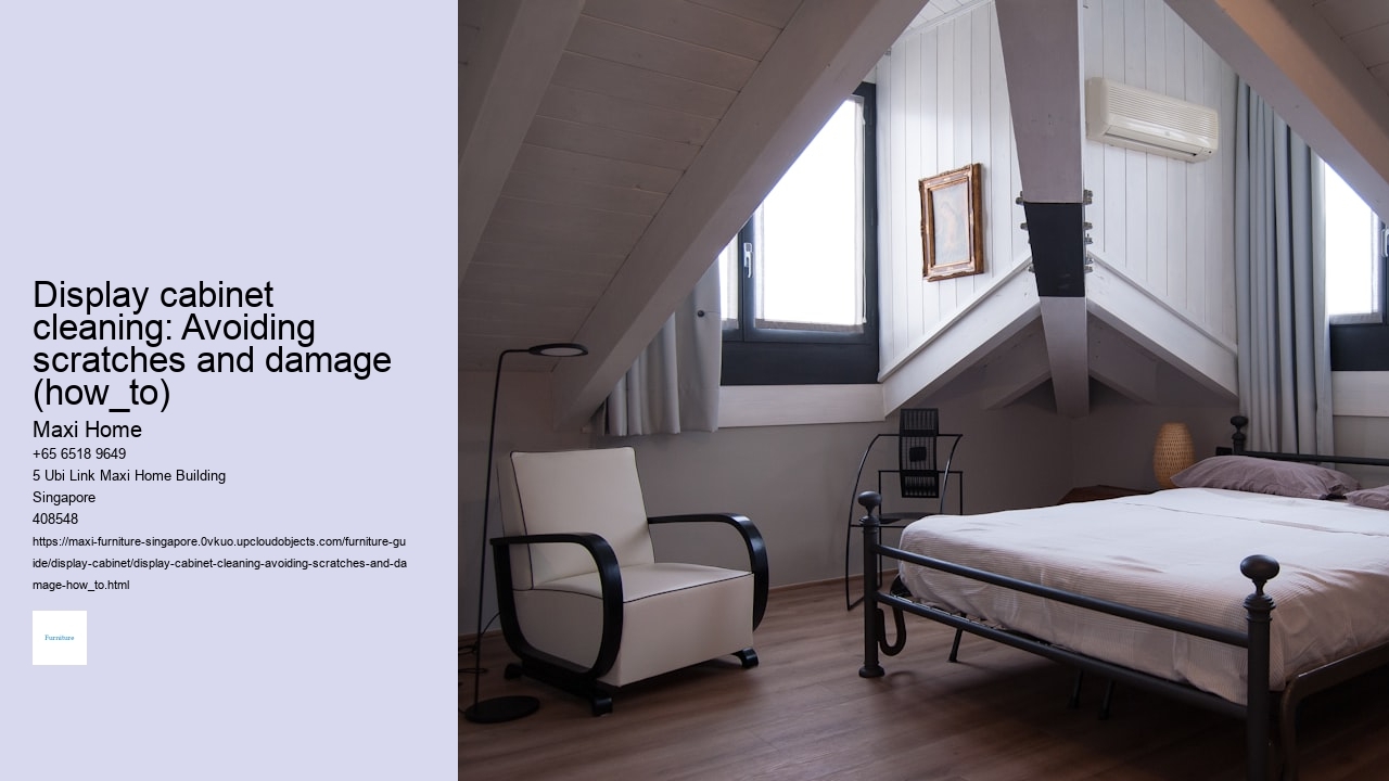 Display cabinet cleaning: Avoiding scratches and damage (how_to)