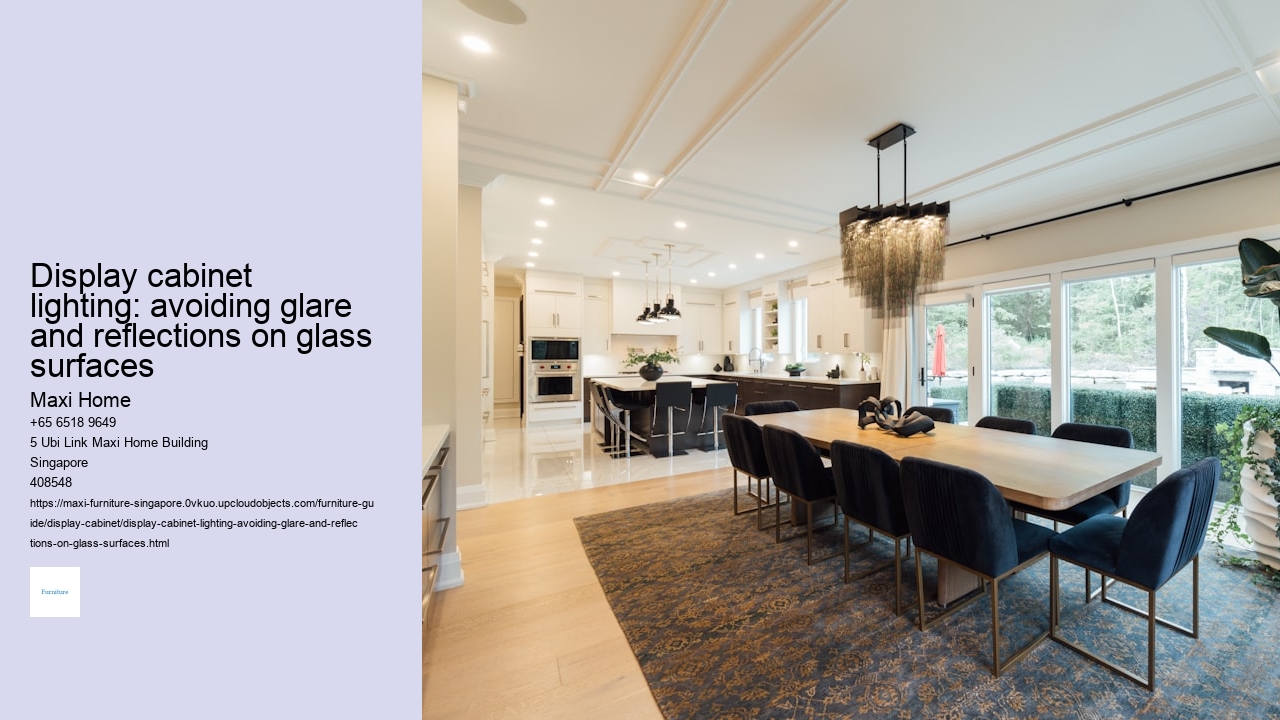 Display cabinet lighting: avoiding glare and reflections on glass surfaces